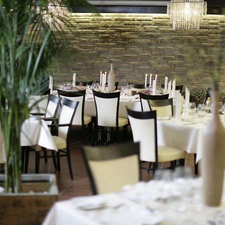Hotel Akazienhof Дуйсбург Экстерьер фото