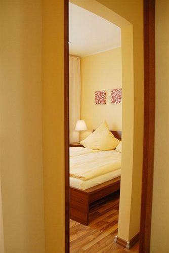 Hotel Akazienhof Дуйсбург Экстерьер фото